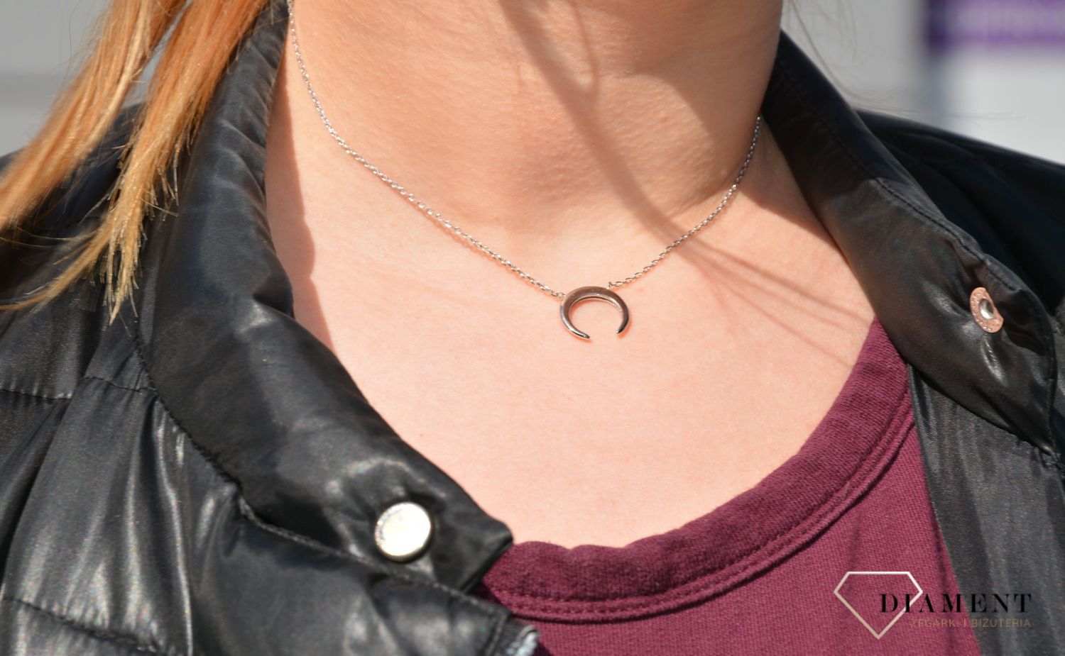 Naszyjnik srebrny odwrócony księżyc Dall'Acqua ✓ Zawieszka w kształcie gwiazdki ozdobione czarnymi cyrkoniami.jpg